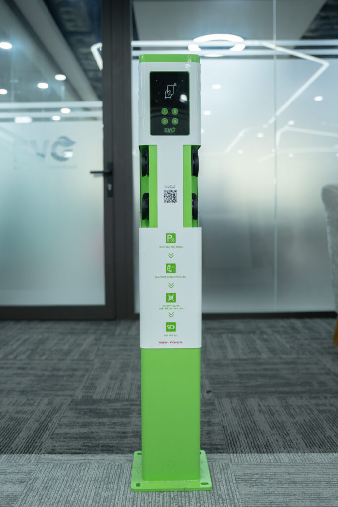 EV 002 – 4 cổng